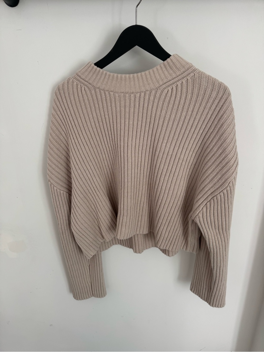 H&M Ribbed Cropped Crewneck Sweater in Light Beige